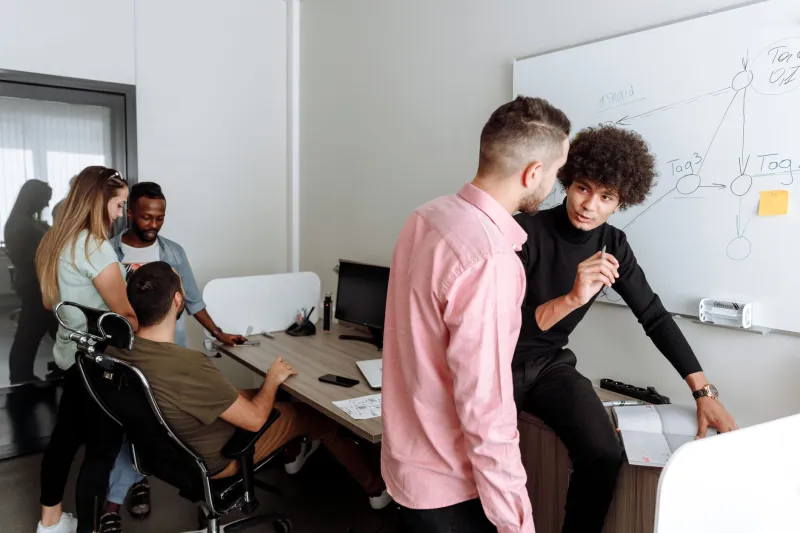 Van collega tot merkdrager: hoe employee advocacy echt werkt binnen Belgische organisaties